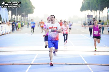 BINH DUONG NEW CITY HALF MARATHON 2024 - Ảnh #1759311