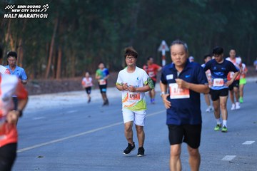 BINH DUONG NEW CITY HALF MARATHON 2024 - Ảnh #1750586