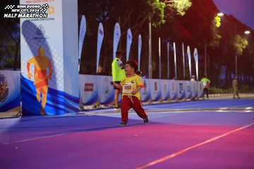 BINH DUONG NEW CITY HALF MARATHON 2024 - Ảnh #1729367