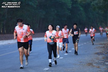 BINH DUONG NEW CITY HALF MARATHON 2024 - Ảnh #1750098