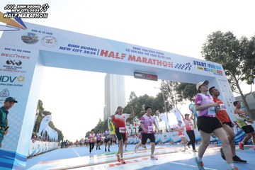 BINH DUONG NEW CITY HALF MARATHON 2024 - Ảnh #1821757