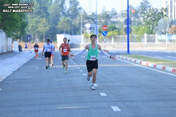 BINH DUONG NEW CITY HALF MARATHON 2024 - Ảnh #1769270