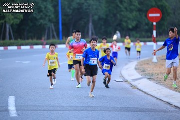 BINH DUONG NEW CITY HALF MARATHON 2024 - Ảnh #1726205