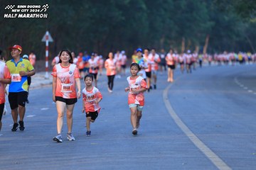 BINH DUONG NEW CITY HALF MARATHON 2024 - Ảnh #1771808