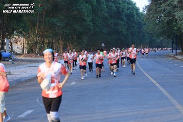 BINH DUONG NEW CITY HALF MARATHON 2024 - Ảnh #1772140