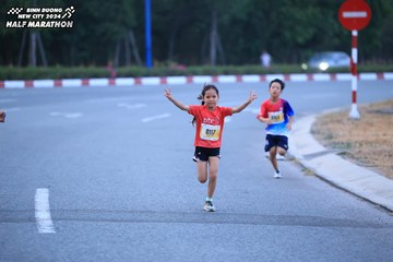 BINH DUONG NEW CITY HALF MARATHON 2024 - Ảnh #1726144