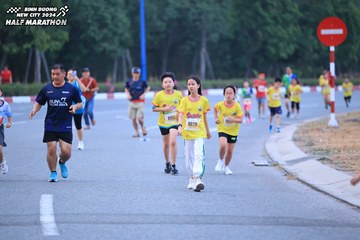 BINH DUONG NEW CITY HALF MARATHON 2024 - Ảnh #1726475