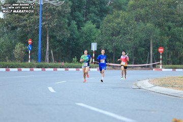 BINH DUONG NEW CITY HALF MARATHON 2024 - Ảnh #1735450