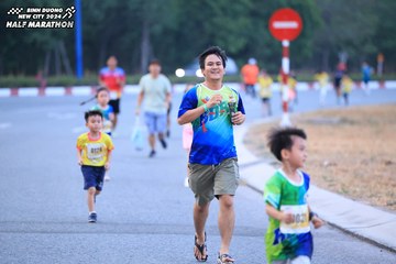 BINH DUONG NEW CITY HALF MARATHON 2024 - Ảnh #1726385