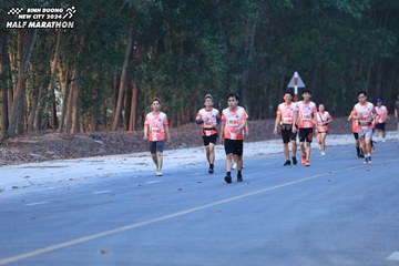 BINH DUONG NEW CITY HALF MARATHON 2024 - Ảnh #1750678