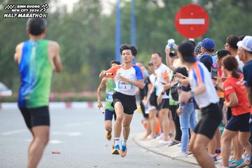 BINH DUONG NEW CITY HALF MARATHON 2024 - Ảnh #1736408