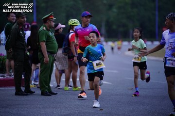 BINH DUONG NEW CITY HALF MARATHON 2024 - Ảnh #1724944