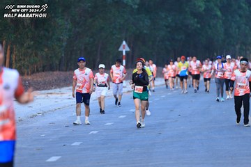 BINH DUONG NEW CITY HALF MARATHON 2024 - Ảnh #1750769