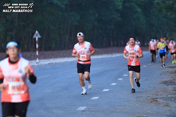 BINH DUONG NEW CITY HALF MARATHON 2024 - Ảnh #1750328