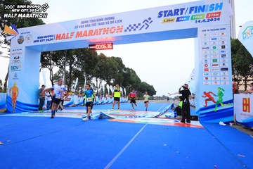 BINH DUONG NEW CITY HALF MARATHON 2024 - Ảnh #1729485