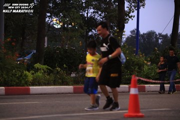 BINH DUONG NEW CITY HALF MARATHON 2024 - Ảnh #1728366