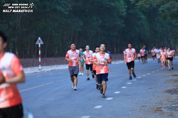 BINH DUONG NEW CITY HALF MARATHON 2024 - Ảnh #1750453