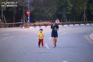 BINH DUONG NEW CITY HALF MARATHON 2024 - Ảnh #1727277