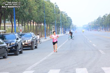 BINH DUONG NEW CITY HALF MARATHON 2024 - Ảnh #1739484