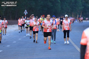 BINH DUONG NEW CITY HALF MARATHON 2024 - Ảnh #1750813