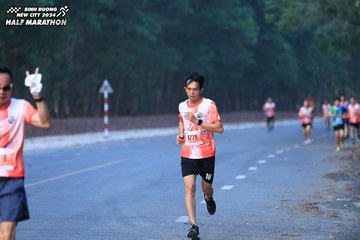 BINH DUONG NEW CITY HALF MARATHON 2024 - Ảnh #1750139