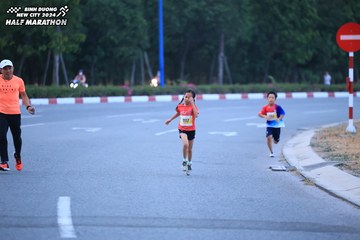 BINH DUONG NEW CITY HALF MARATHON 2024 - Ảnh #1726125