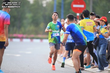 BINH DUONG NEW CITY HALF MARATHON 2024 - Ảnh #1736456