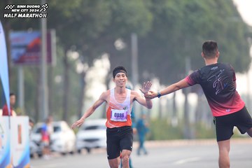 BINH DUONG NEW CITY HALF MARATHON 2024 - Ảnh #1738485