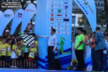 BINH DUONG NEW CITY HALF MARATHON 2024 - Ảnh #1729062