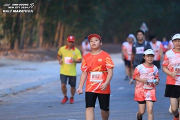 BINH DUONG NEW CITY HALF MARATHON 2024 - Ảnh #1771991