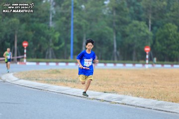 BINH DUONG NEW CITY HALF MARATHON 2024 - Ảnh #1735775
