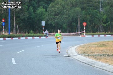 BINH DUONG NEW CITY HALF MARATHON 2024 - Ảnh #1735138