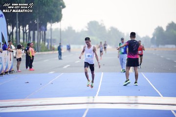 BINH DUONG NEW CITY HALF MARATHON 2024 - Ảnh #1772674