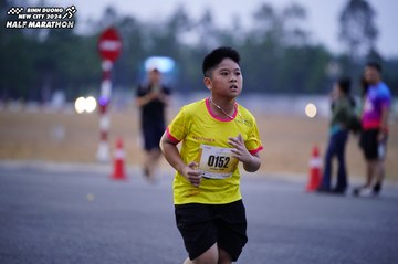 BINH DUONG NEW CITY HALF MARATHON 2024 - Ảnh #1725128