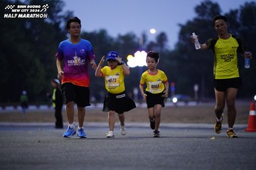 BINH DUONG NEW CITY HALF MARATHON 2024 - Ảnh #1725984