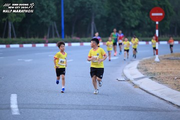 BINH DUONG NEW CITY HALF MARATHON 2024 - Ảnh #1726270