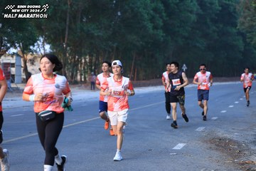 BINH DUONG NEW CITY HALF MARATHON 2024 - Ảnh #1750130