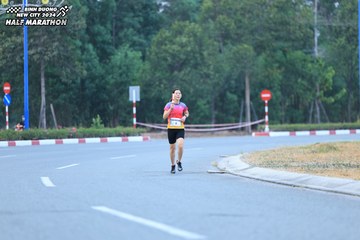 BINH DUONG NEW CITY HALF MARATHON 2024 - Ảnh #1735877