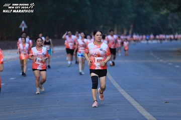 BINH DUONG NEW CITY HALF MARATHON 2024 - Ảnh #1772555
