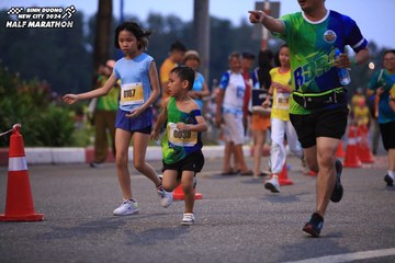 BINH DUONG NEW CITY HALF MARATHON 2024 - Ảnh #1728136