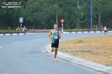 BINH DUONG NEW CITY HALF MARATHON 2024 - Ảnh #1735118