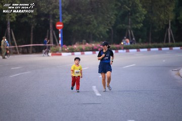 BINH DUONG NEW CITY HALF MARATHON 2024 - Ảnh #1727270