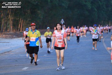 BINH DUONG NEW CITY HALF MARATHON 2024 - Ảnh #1771836
