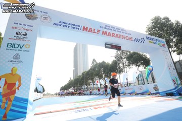 BINH DUONG NEW CITY HALF MARATHON 2024 - Ảnh #1819191