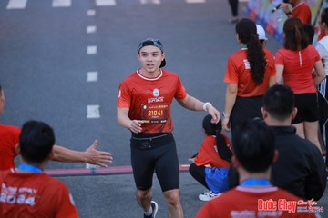 BƯỚC CHẠY CHÀO XUÂN THÀNH PHỐ QUẢNG NGÃI 2024 - Ảnh #1250879