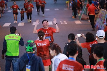BƯỚC CHẠY CHÀO XUÂN THÀNH PHỐ QUẢNG NGÃI 2024 - Ảnh #1250192