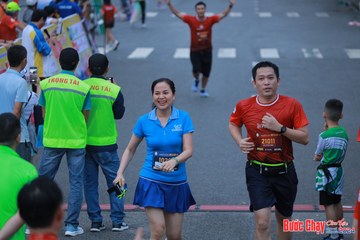 BƯỚC CHẠY CHÀO XUÂN THÀNH PHỐ QUẢNG NGÃI 2024 - Ảnh #1251848
