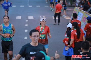 BƯỚC CHẠY CHÀO XUÂN THÀNH PHỐ QUẢNG NGÃI 2024 - Ảnh #1251111