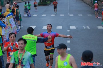BƯỚC CHẠY CHÀO XUÂN THÀNH PHỐ QUẢNG NGÃI 2024 - Ảnh #1251907