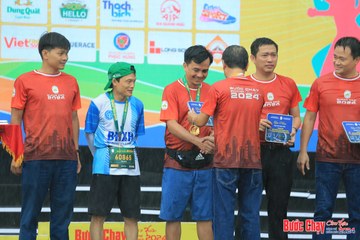 BƯỚC CHẠY CHÀO XUÂN THÀNH PHỐ QUẢNG NGÃI 2024 - Ảnh #1233348